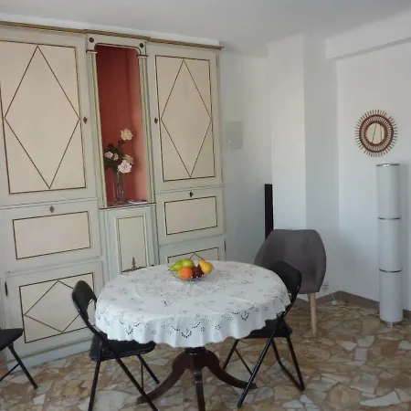 شقة Le Tanagra فالوريس